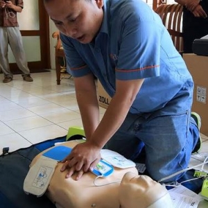 Alat Pacu Jantung Tersebar Di 16 Titik Kota Surabaya, Begini Cara Pakainya